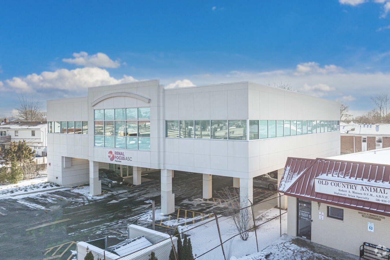 671 Old Country Rd, Plainview, NY 11803