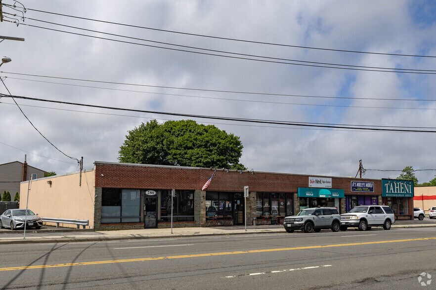 280-296 Montauk Hwy, Lindenhurst, NY for sale - Primary Photo - Image 1 of 1