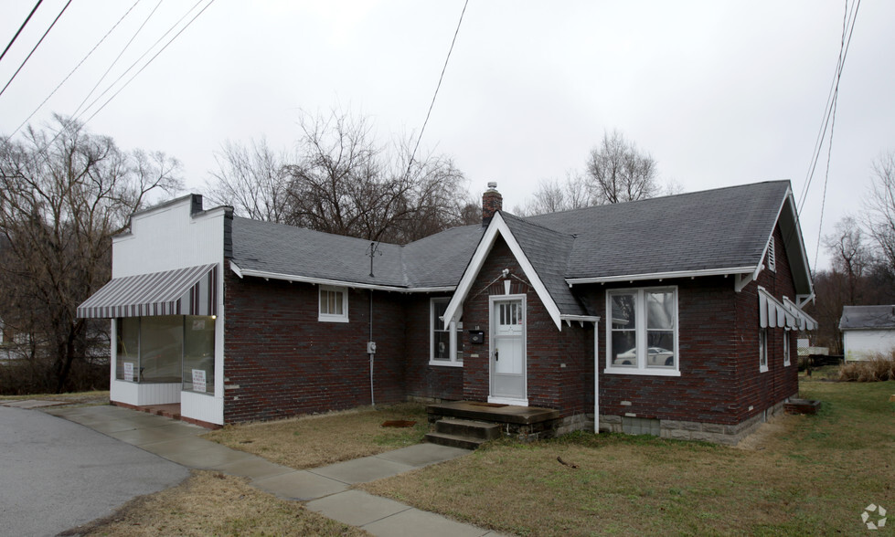 18 N Main St, Caseyville, IL for sale - Primary Photo - Image 1 of 1