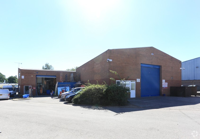 Rutherford Way, Crawley for sale - Primary Photo - Image 1 of 1