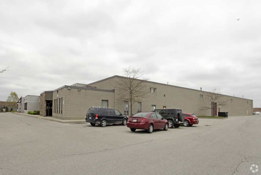 235 Advance Blvd, Brampton, ON for lease - Primary Photo - Image 1 of 2