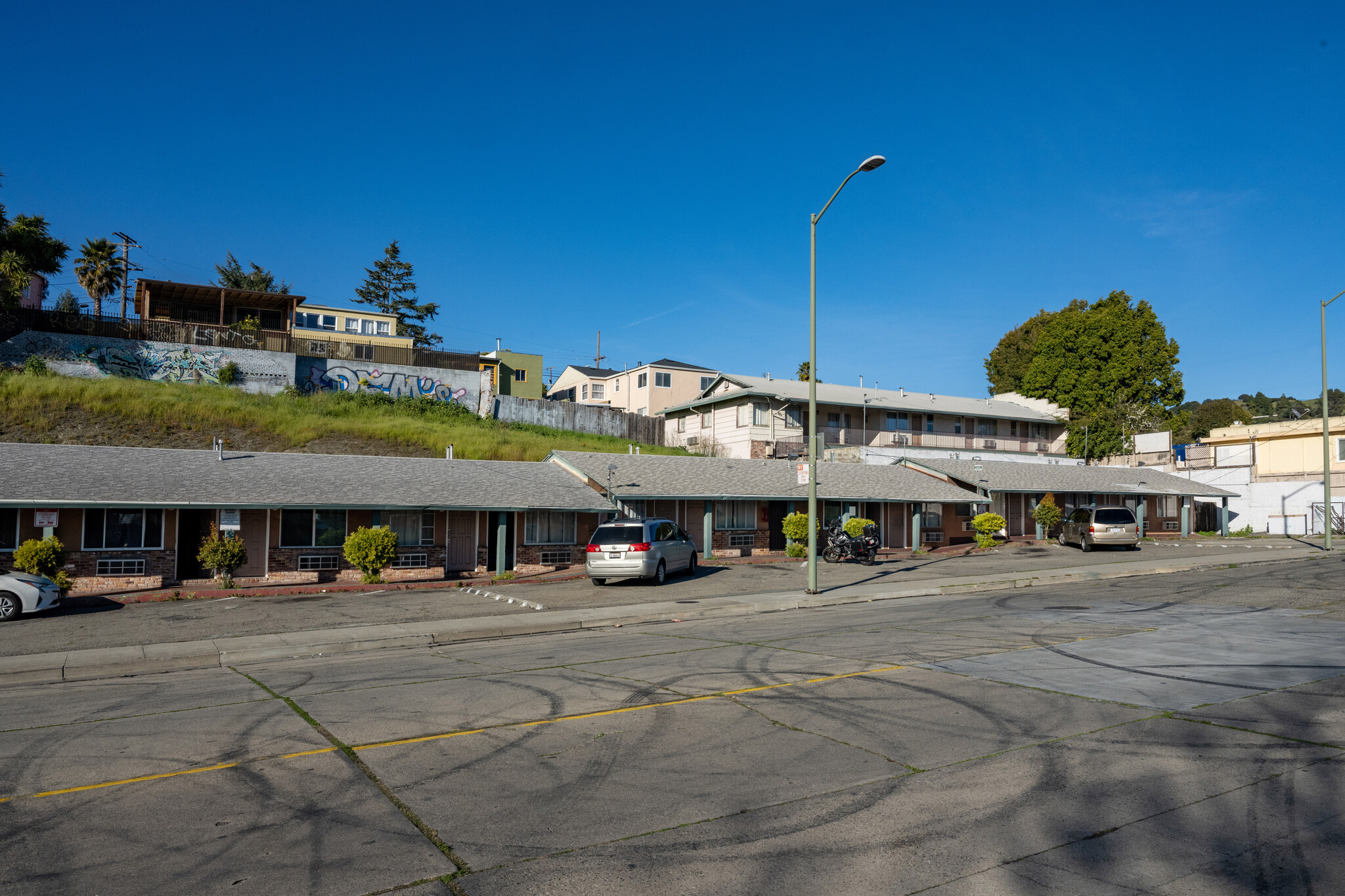 10100 MacArthur Blvd, Oakland, CA for sale Primary Photo- Image 1 of 11