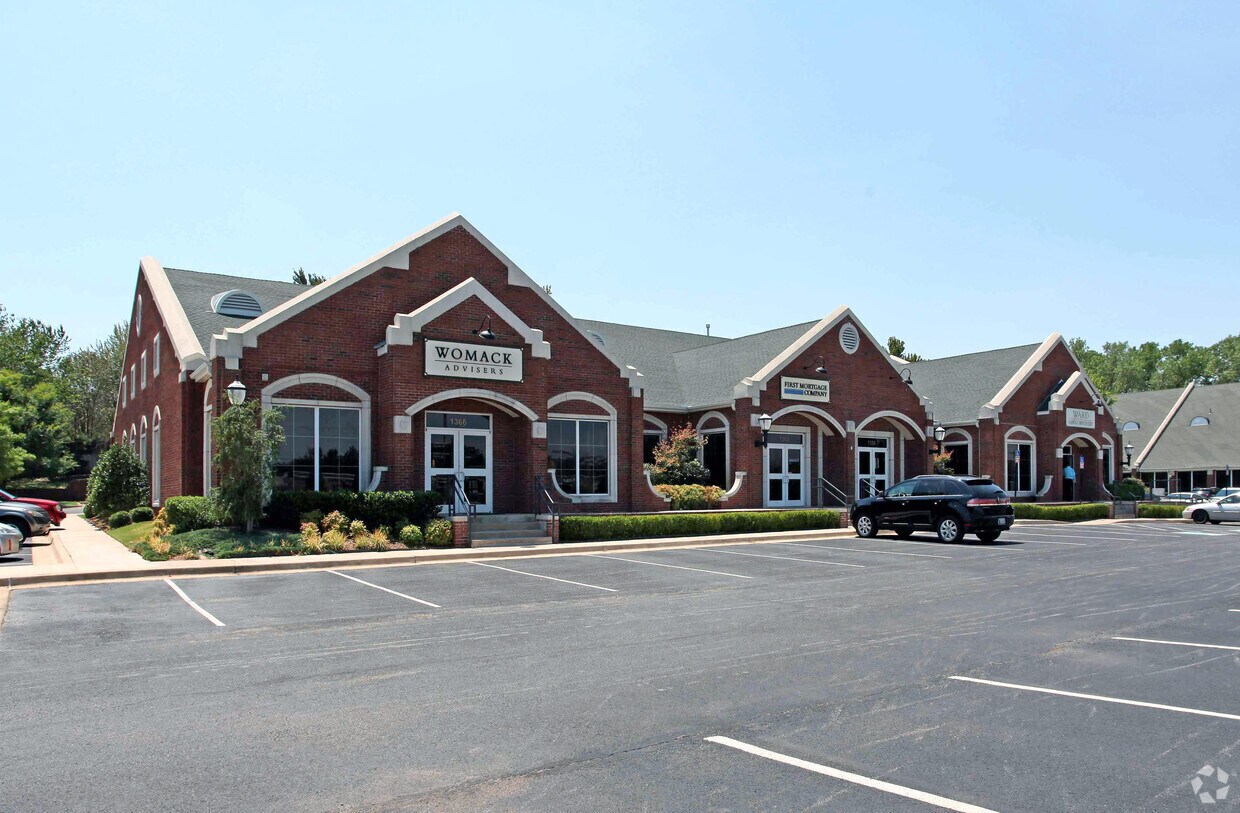 13541366 E 15th St, Edmond, OK 73013