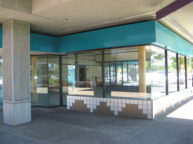 130 Stony Point Rd, Santa Rosa, CA for lease - Building Photo - Image 3 of 6