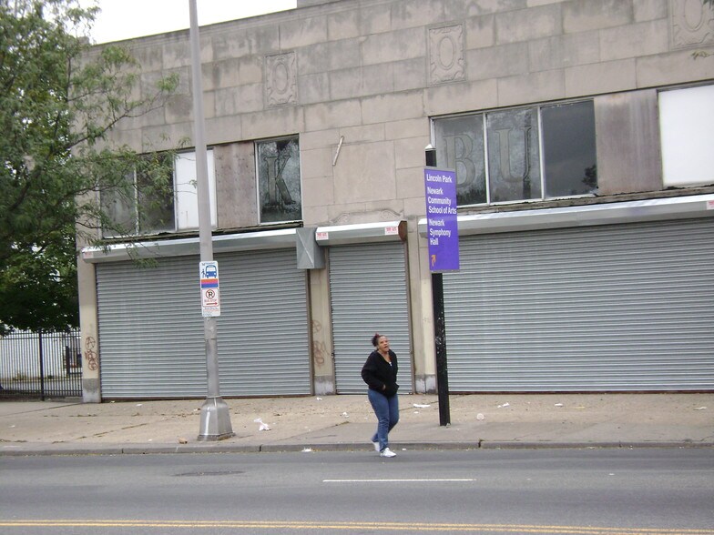 6-8 Elizabeth Ave, Newark, NJ for sale - Building Photo - Image 1 of 1