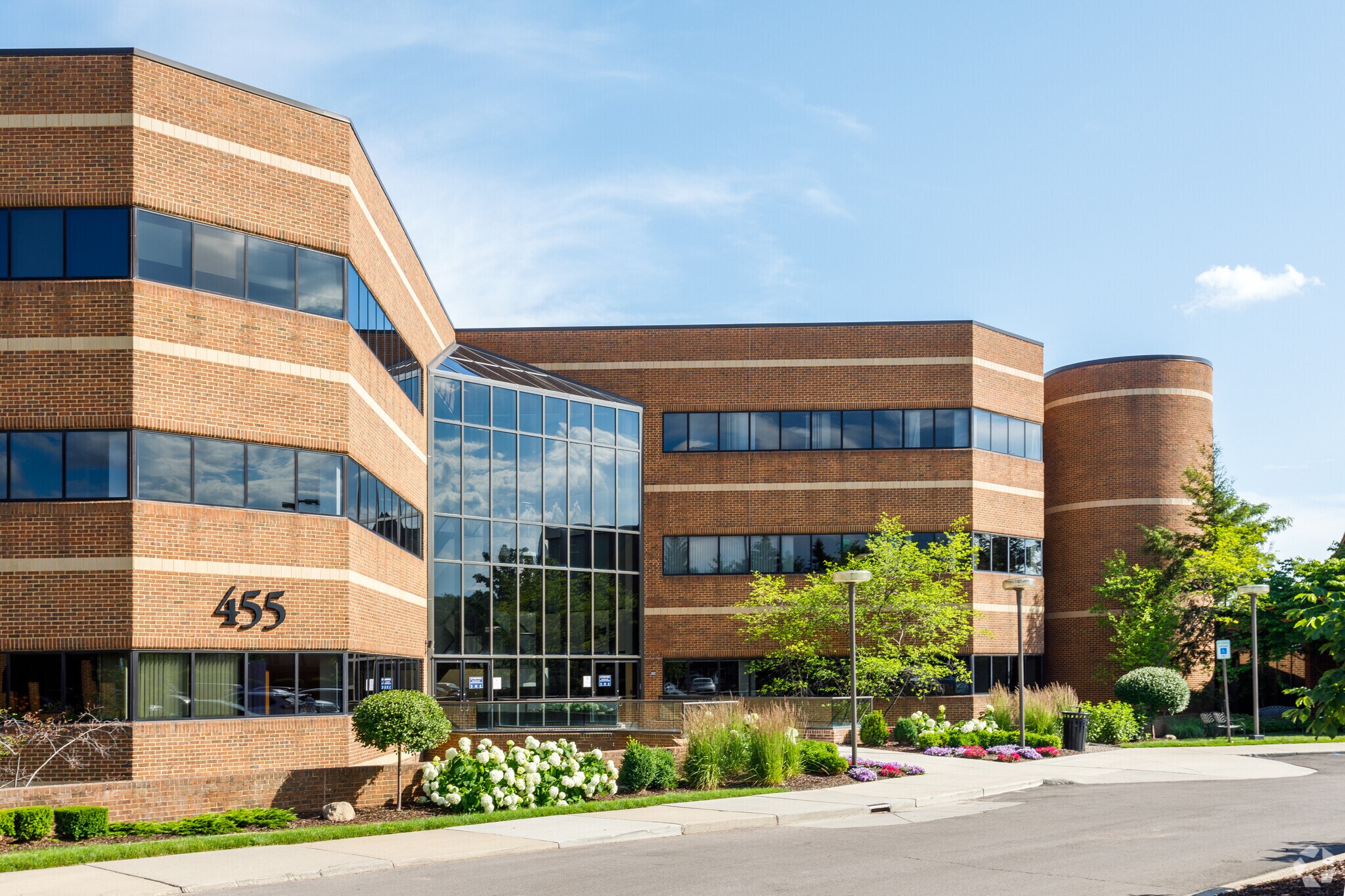 455 E Eisenhower Pky, Ann Arbor, MI for lease Primary Photo- Image 1 of 30