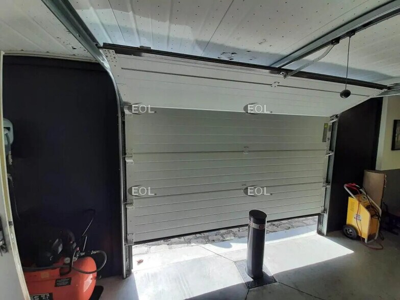 Flex in Saint-Maur-des-Fossés for sale - Interior Photo - Image 2 of 8