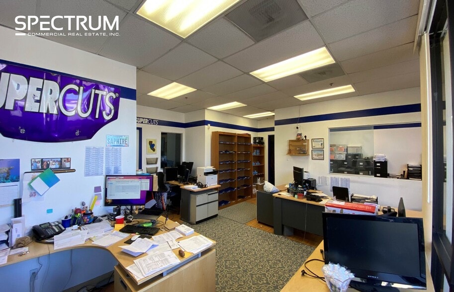 26450 Ruether Ave, Santa Clarita, CA for lease - Building Photo - Image 2 of 9