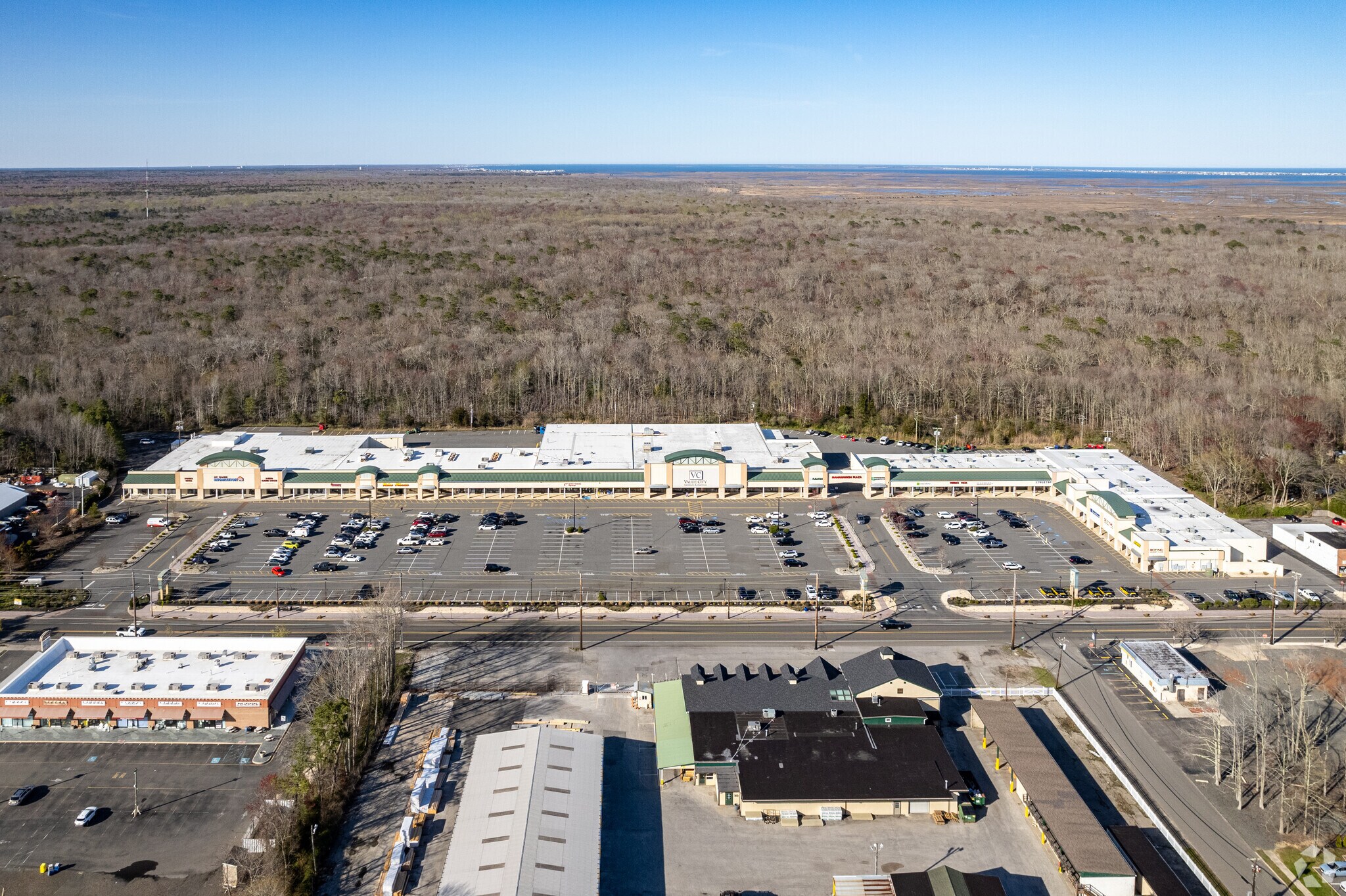 712 E Bay Ave, Manahawkin, NJ 08050 Manahawkin Plaza