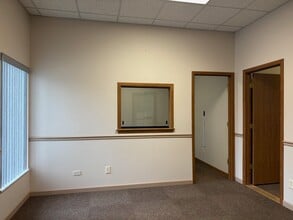 2300 Freeport Rd, New Kensington, PA for lease Interior Photo- Image 2 of 16