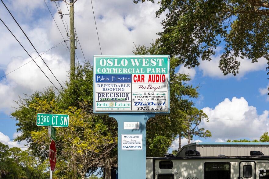 805 33rd Ct SW, Vero Beach, FL for lease - Building Photo - Image 3 of 26