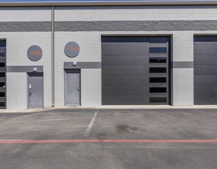 2100 Double Creek Dr, Round Rock, TX for lease - Building Photo - Image 2 of 13