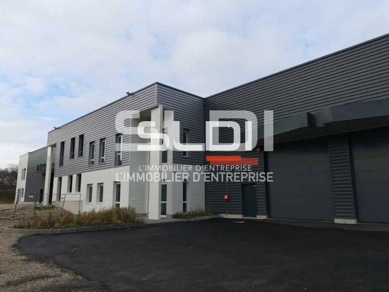 Flex in Bourgoin-Jallieu for sale - Building Photo - Image 1 of 17