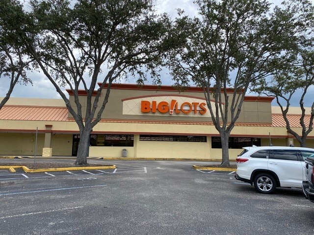 2398 Commercial Way, Spring Hill, FL for lease - Building Photo - Image 2 of 11