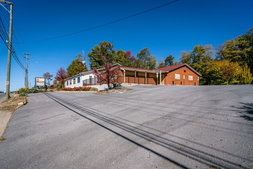 2323 W Main St, Waynesboro, VA for sale - Building Photo - Image 2 of 47