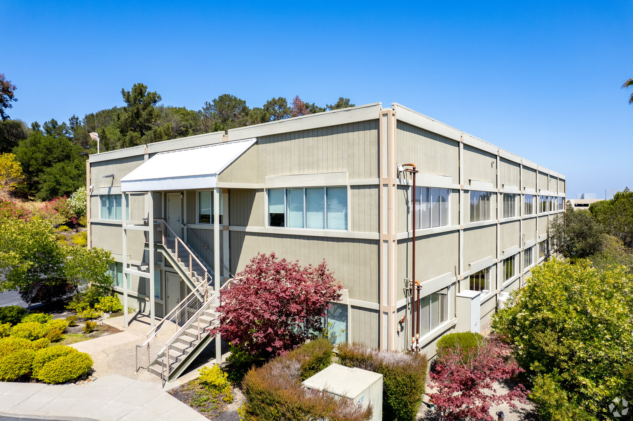 1600 W Hillsdale Blvd, San Mateo, CA for lease Primary Photo- Image 1 of 7