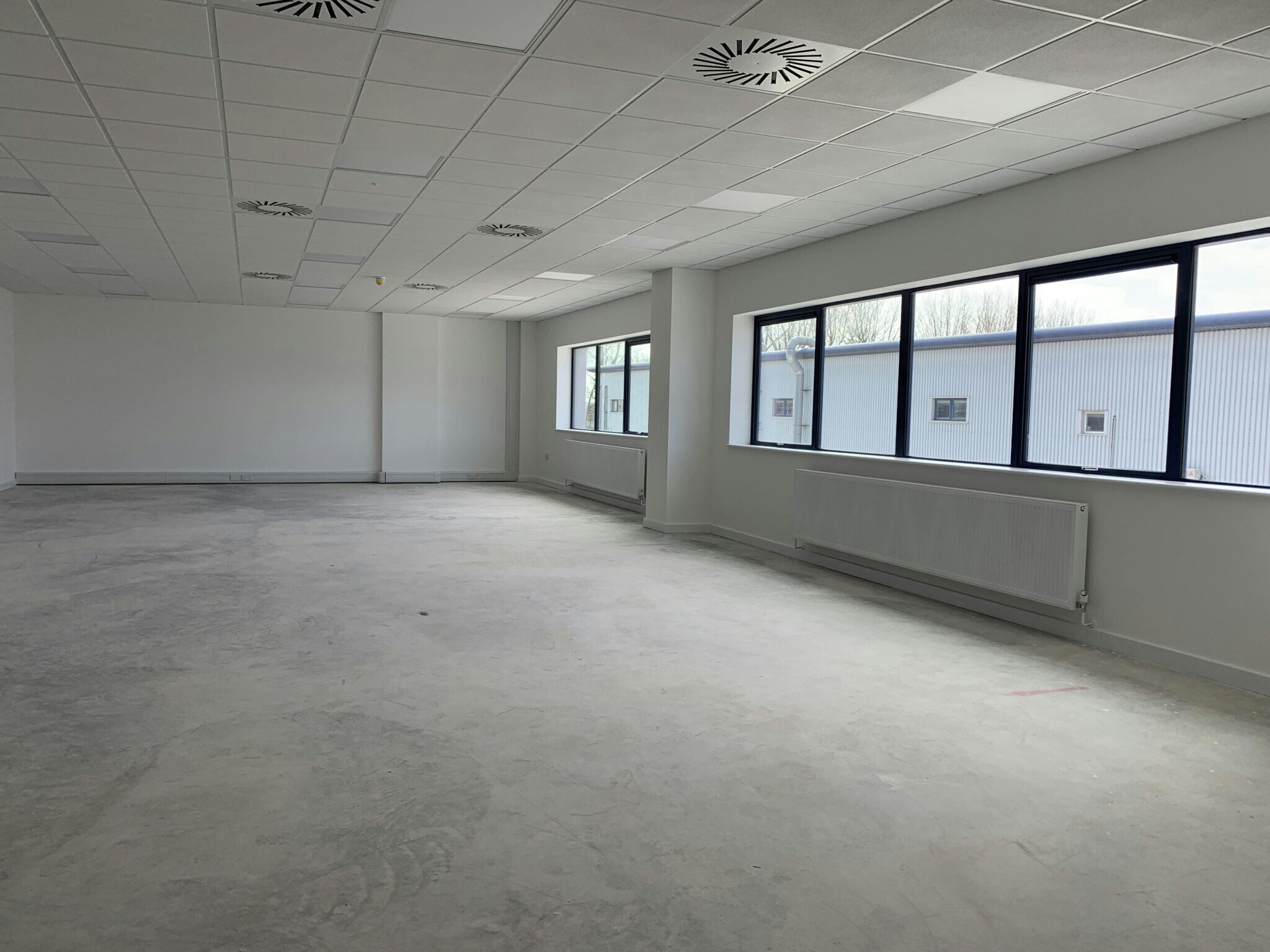 1-7 Fishers Grv, Portsmouth for lease Interior Photo- Image 1 of 2