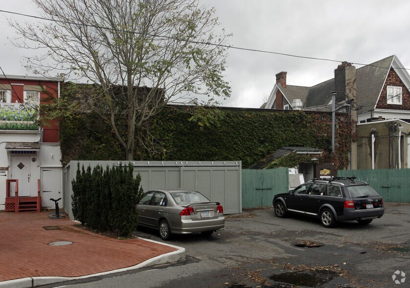 11 Main St, Southampton, NY for lease - Building Photo - Image 2 of 2