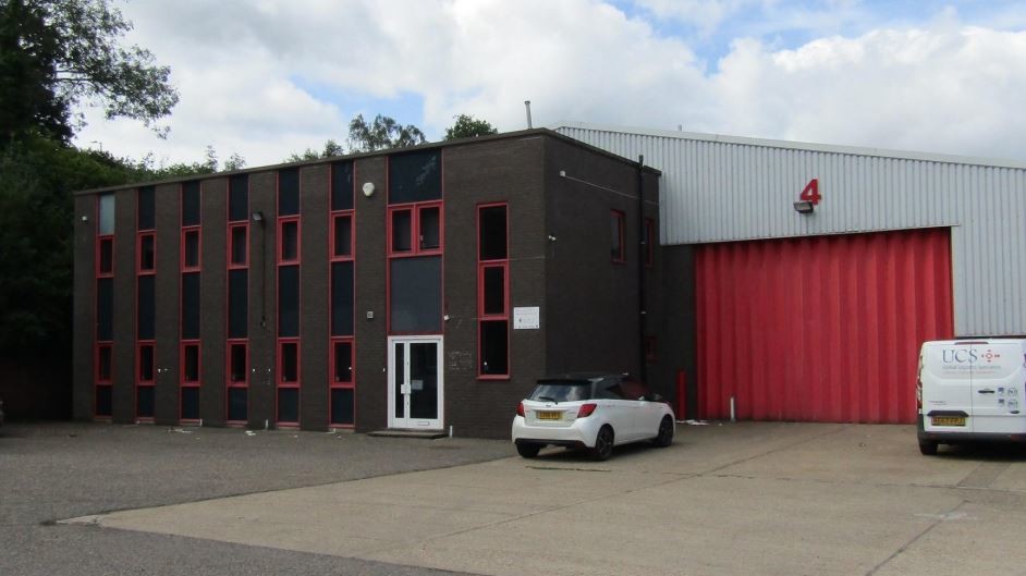 Downmill Rd, Bracknell, RG12 1QS