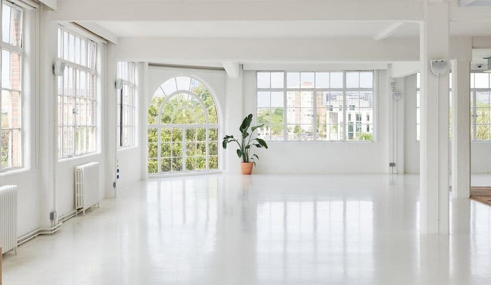 151-155 New North Rd, London for lease - Interior Photo - Image 1 of 16