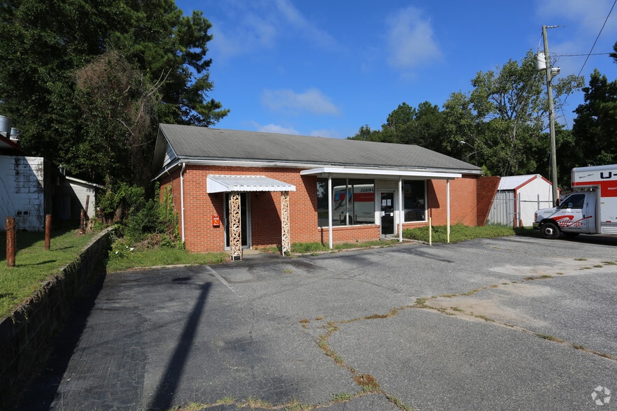 2220 Peach Orchard Rd, Sumter, SC 29154