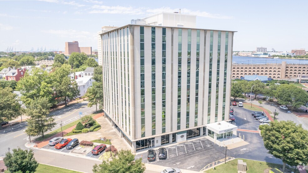 355 Crawford St, Portsmouth, VA for lease - Building Photo - Image 2 of 4