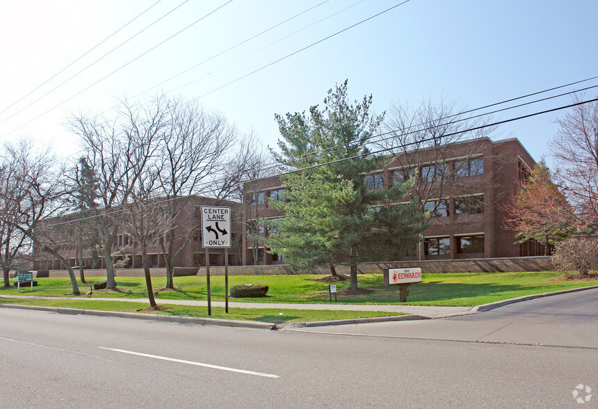 3250 W Market St, Fairlawn, OH for lease - Building Photo - Image 3 of 14