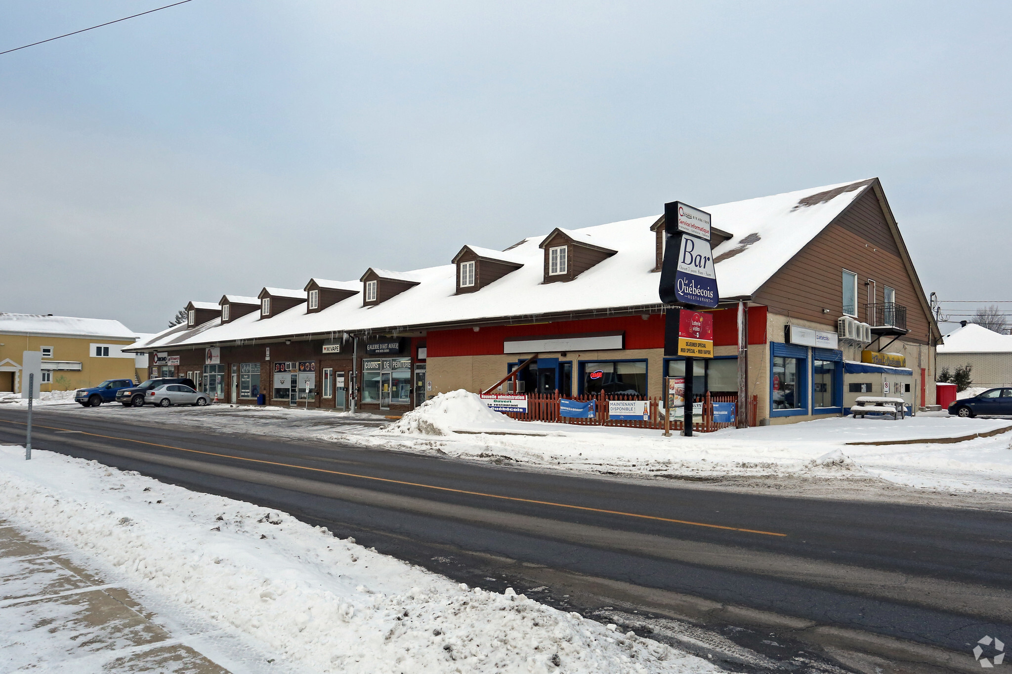 1087-1099 Rue Saint-Louis, Gatineau, QC for sale Primary Photo- Image 1 of 1