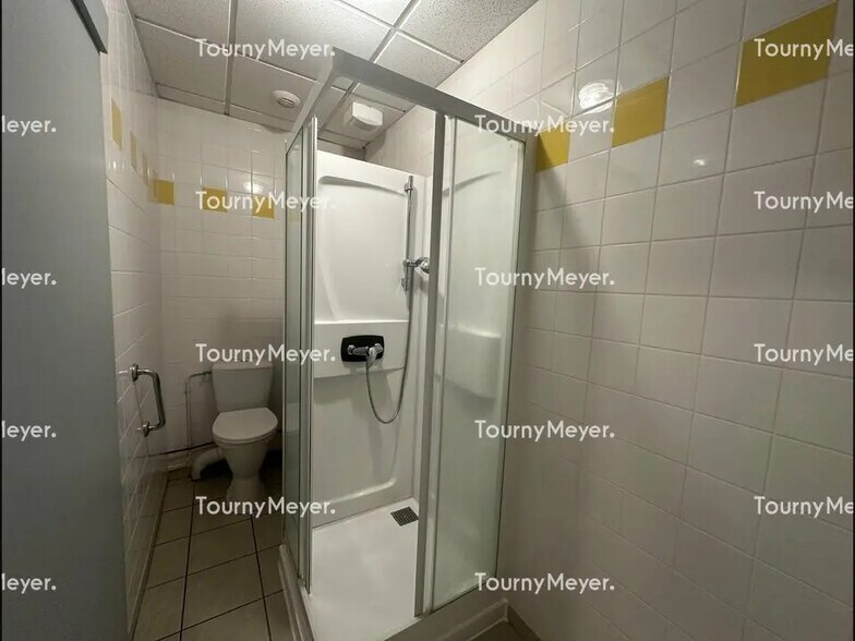 Office in Basse-Goulaine for lease - Interior Photo - Image 3 of 4