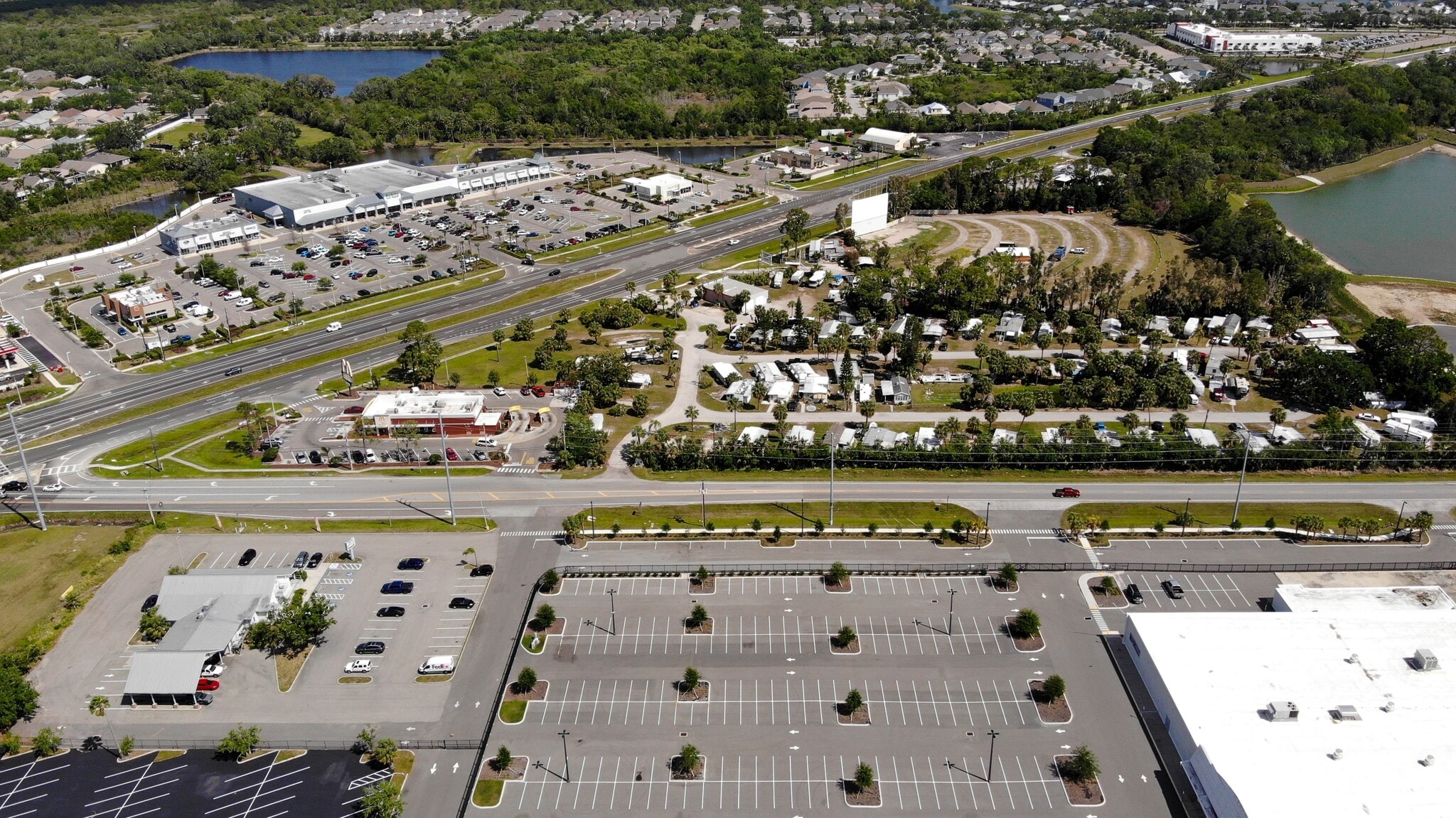 424 19th Ave NE, Ruskin, FL for lease Primary Photo- Image 1 of 2