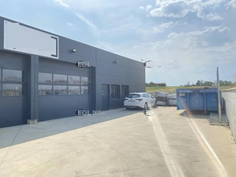 Flex in Mornant for lease - Building Photo - Image 2 of 15