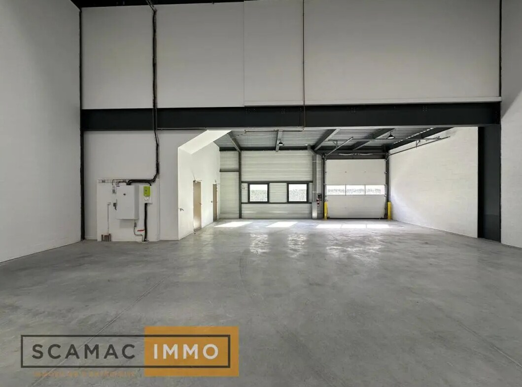 Flex in Corbeil-Essonnes for lease Interior Photo- Image 1 of 2