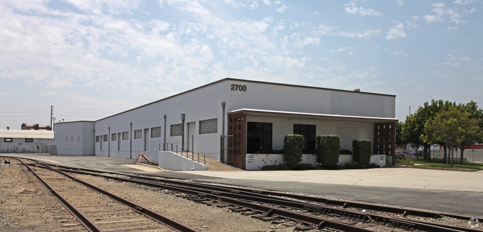 2700 Eastern Ave, Commerce, CA for sale - Primary Photo - Image 1 of 1