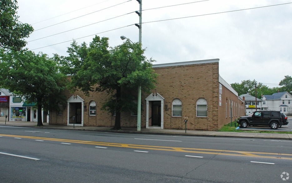337-343 Merrick Rd, Lynbrook, NY for lease - Building Photo - Image 2 of 3