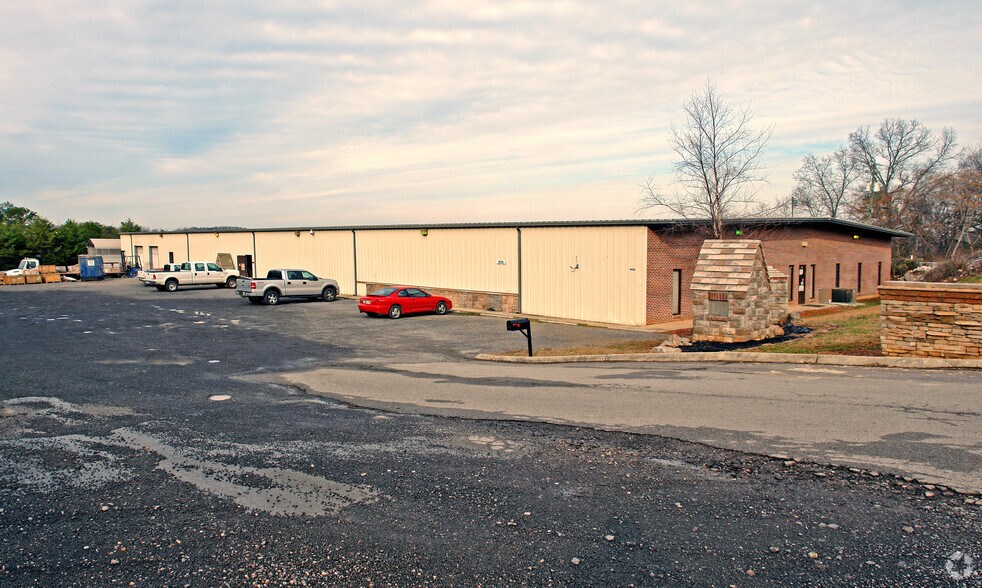 4432 Middlebrook Pike, Knoxville, TN 37921