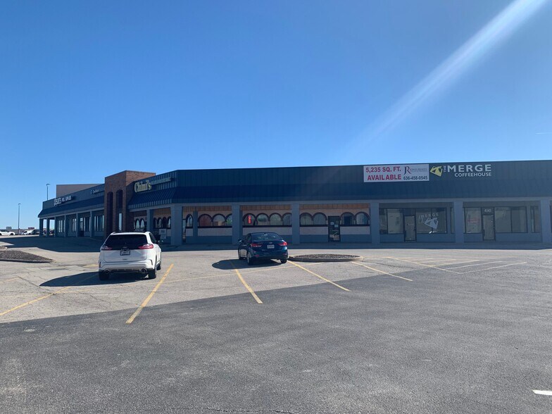 4105-4139 N Cloverleaf Dr, Saint Peters, MO for lease - Building Photo - Image 3 of 6