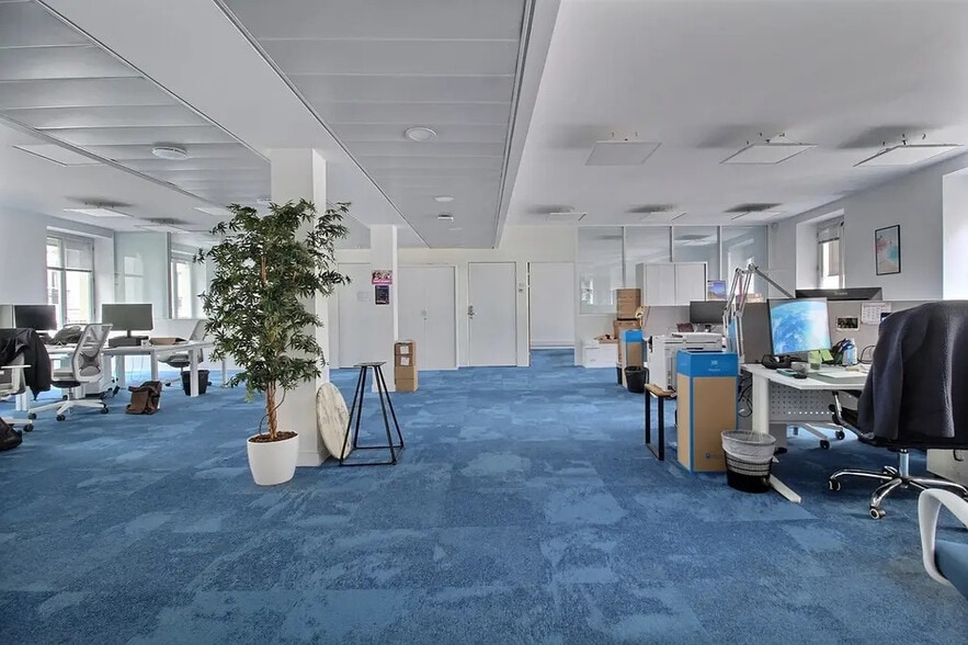 23 Rue Taitbout, Paris for lease - Interior Photo - Image 2 of 10