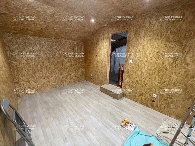 Flex in Cesson-Sévigné for lease - Building Photo - Image 2 of 7