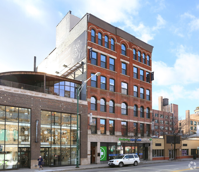 219 W Chicago Ave, Chicago, IL for lease - Building Photo - Image 3 of 4