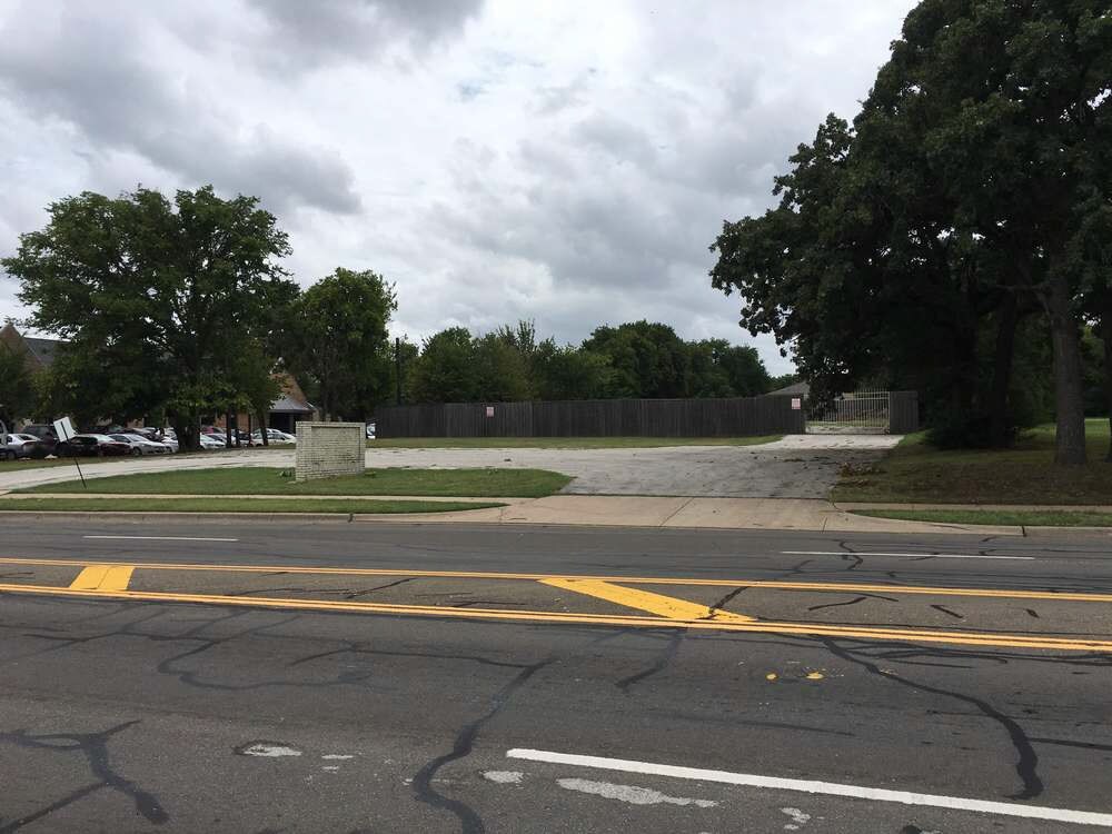 200 E Randol Mill Rd, Arlington, TX for sale Primary Photo- Image 1 of 1