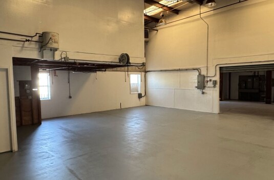 2 Bayview Ave, Oyster Bay, NY for lease Interior Photo- Image 1 of 9