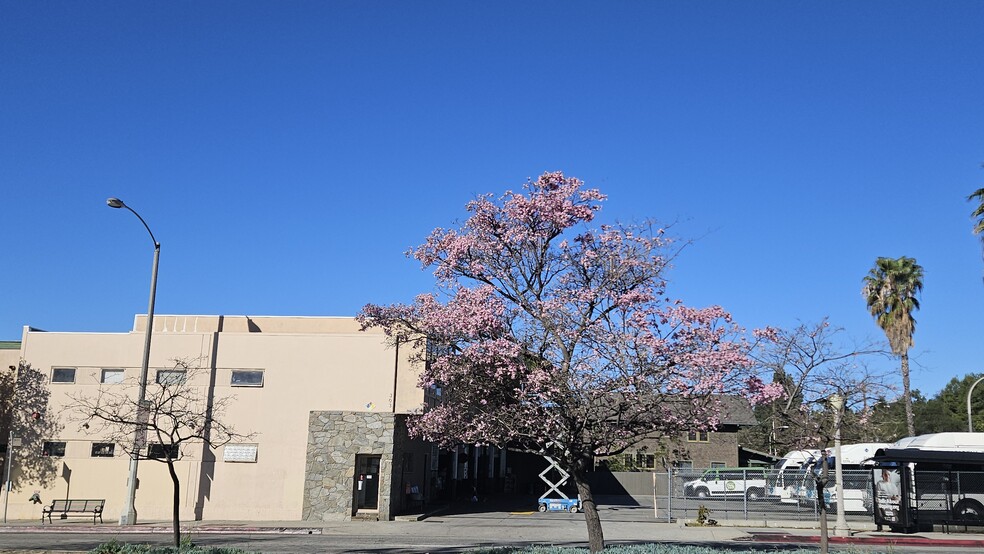 303 N Allen Ave, Pasadena, CA for sale - Building Photo - Image 3 of 4