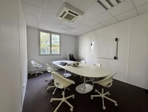 Office in Montrouge for lease Interior Photo- Image 2 of 6