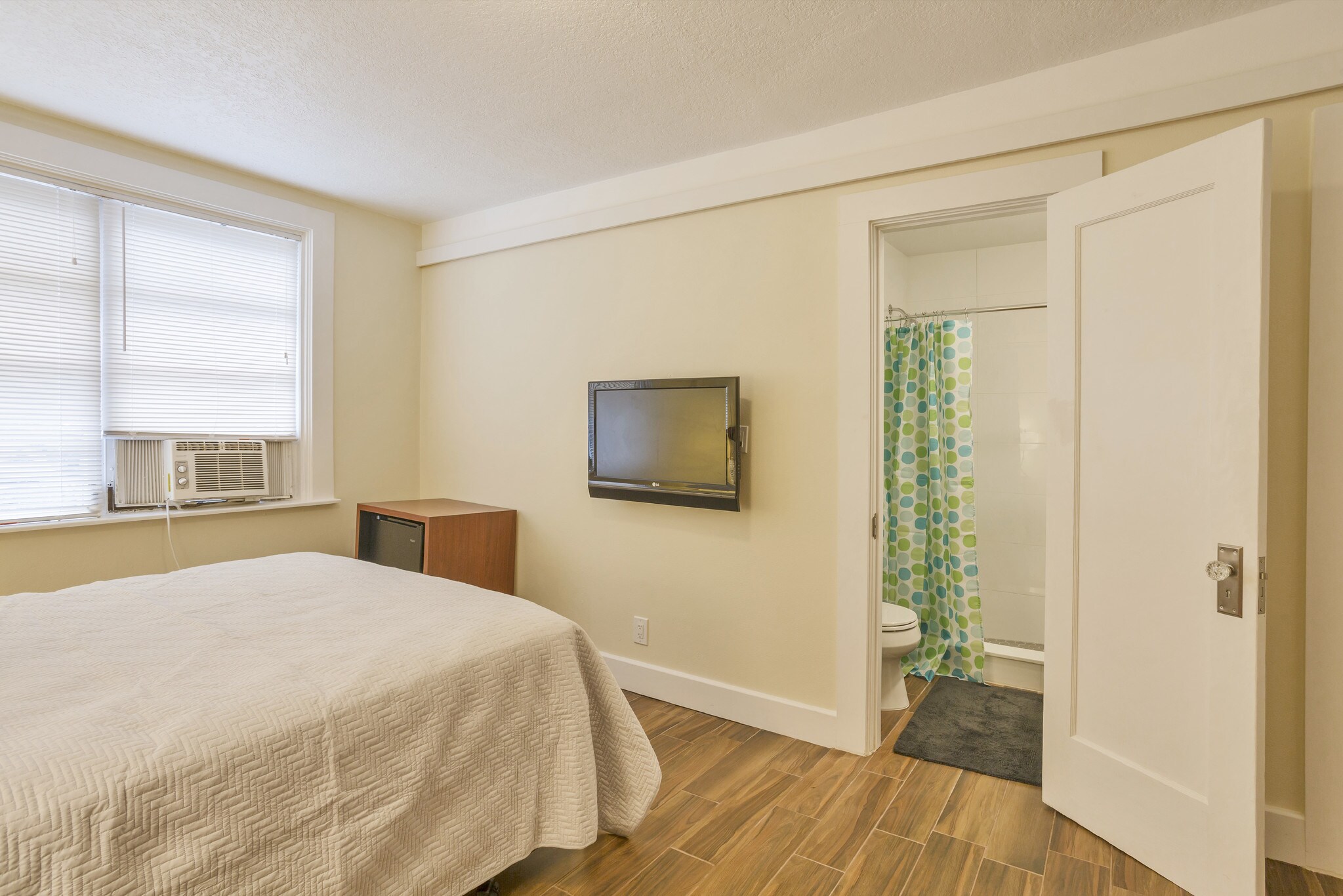 711 3rd Ave S, Saint Petersburg, FL for sale Interior Photo- Image 1 of 1