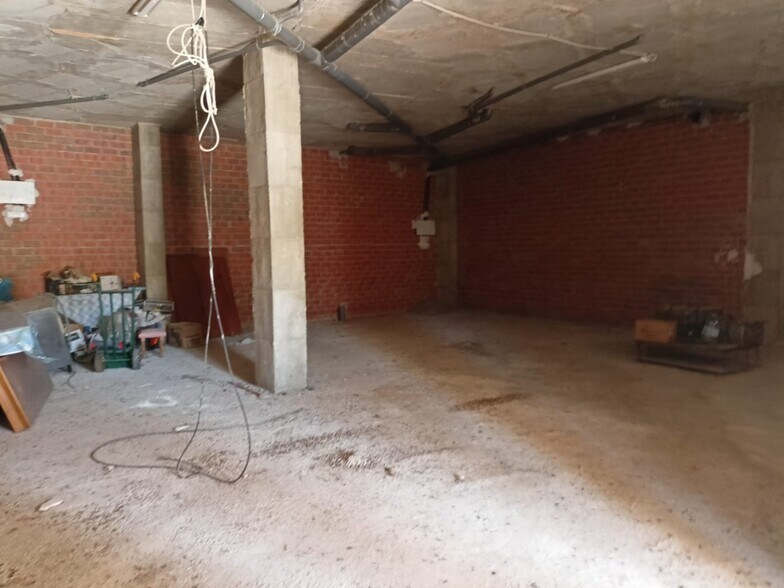 Retail in Cáceres for lease - Building Photo - Image 1 of 2