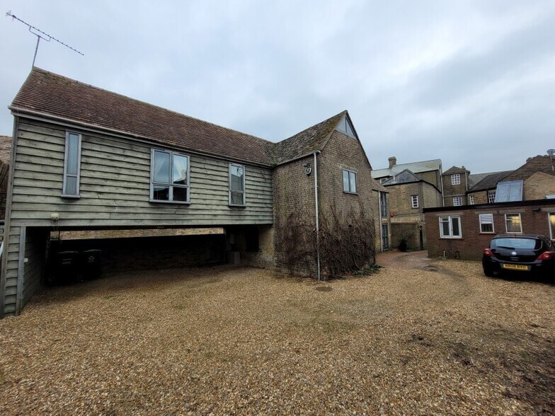 7-7B High St, Abbotsley for lease - Building Photo - Image 3 of 14