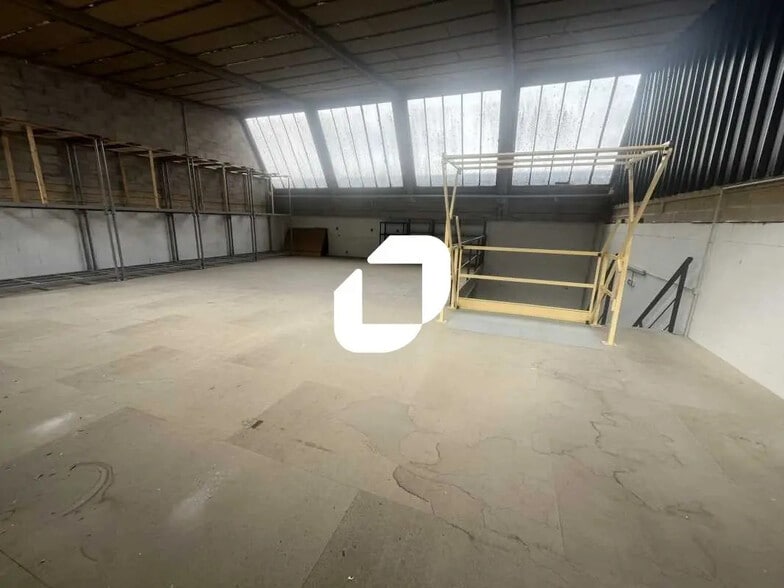 Flex in Brières-les-Scellés for sale - Interior Photo - Image 3 of 6