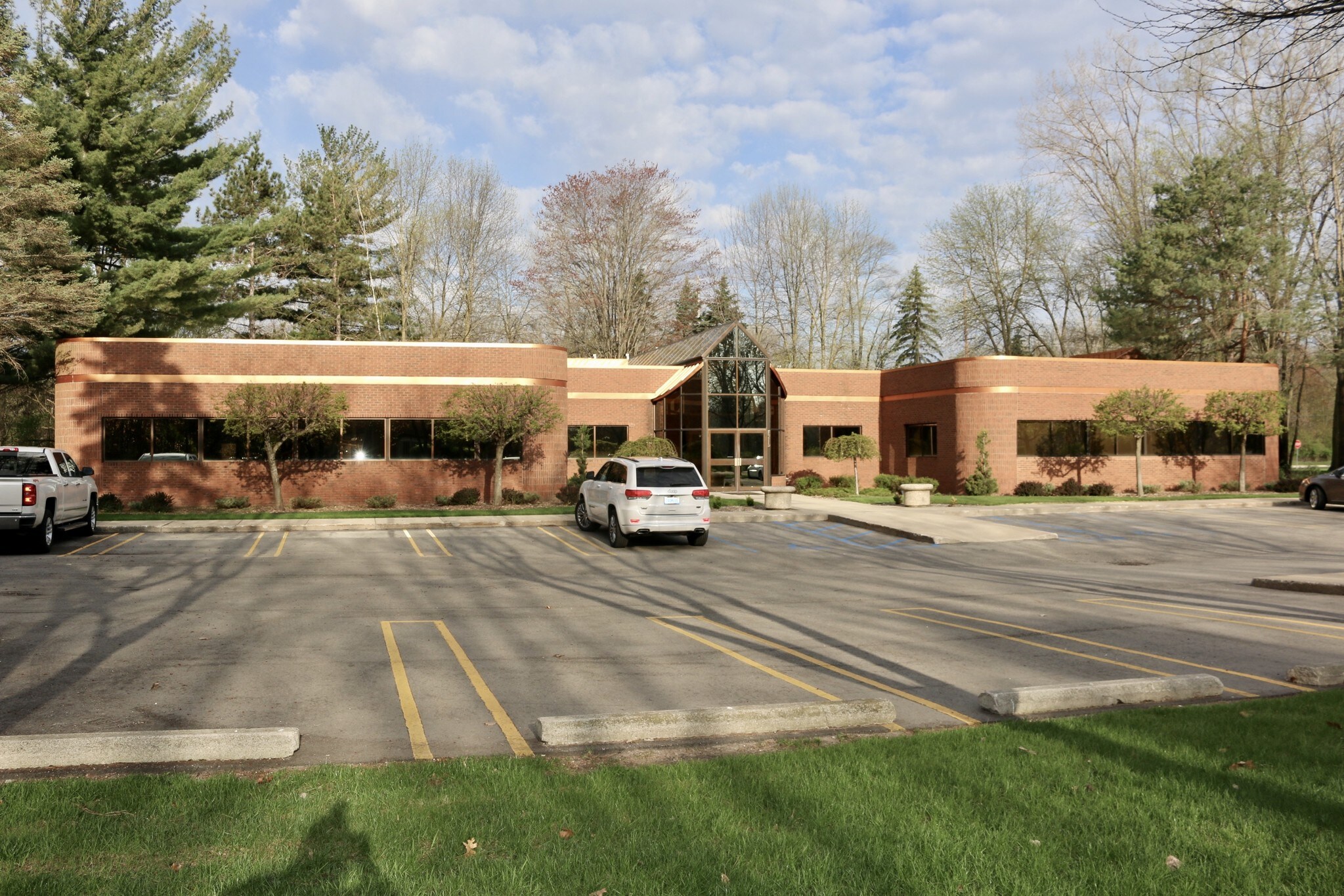 3320 Ridgecrest Dr, Midland, MI for sale Building Photo- Image 1 of 1