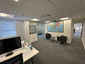 19-23 High St, Kingston Upon Thames for lease Interior Photo- Image 2 of 4