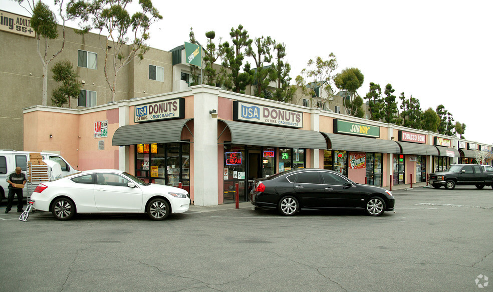 8009-8041 Imperial Hwy, Downey, CA for lease - Primary Photo - Image 3 of 5